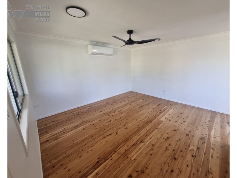 51 Bendee Cres, Blackwater QLD 4717