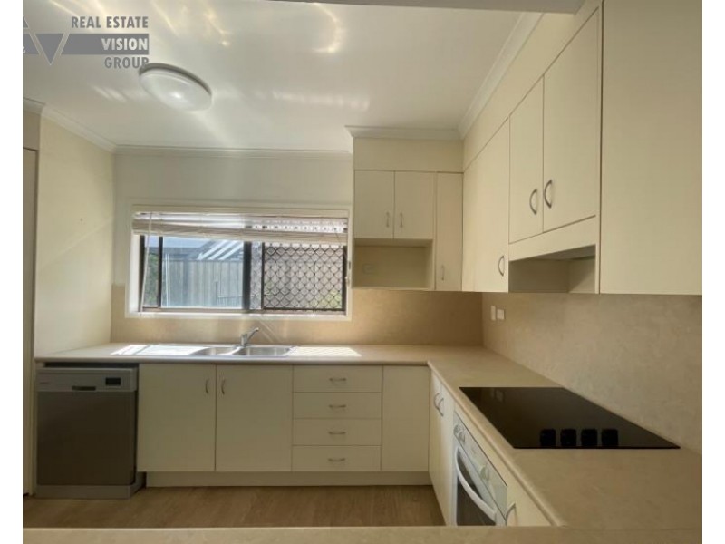 9 Diamond Dr, Blackwater QLD 4717