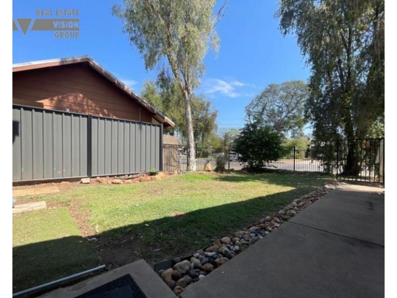 9 Diamond Dr, Blackwater QLD 4717