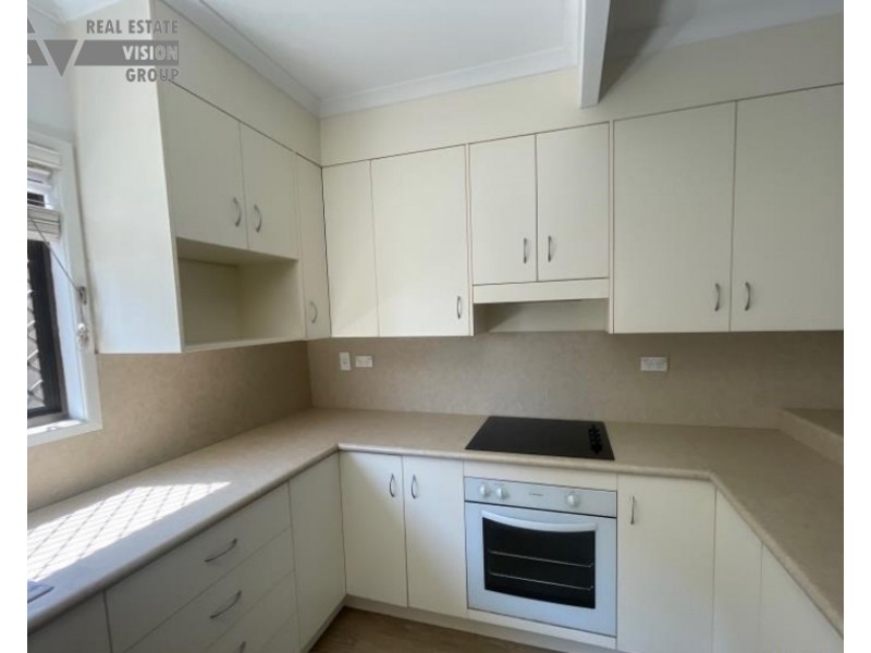 9 Diamond Dr, Blackwater QLD 4717