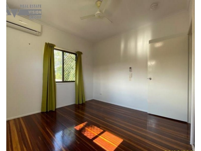 9 Diamond Dr, Blackwater QLD 4717