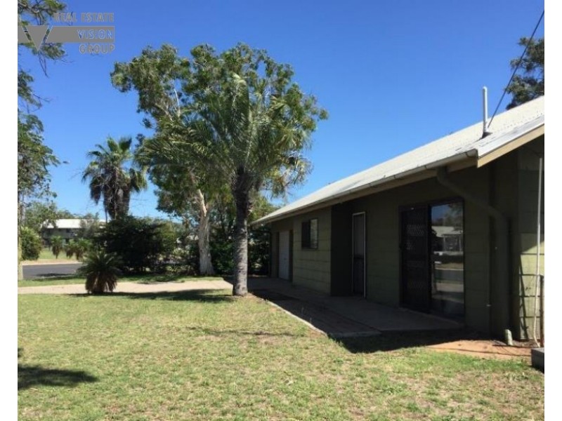 41 Macdonald Cres, Blackwater QLD 4717