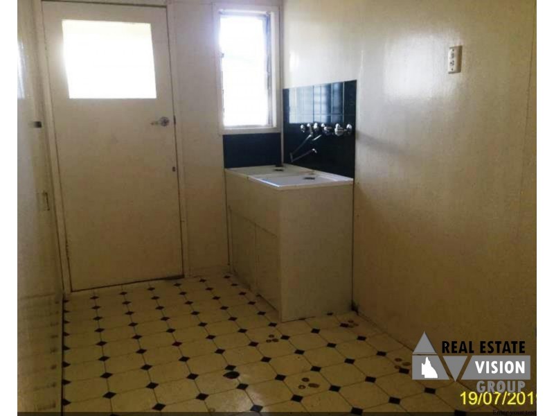 34 Bendee Crescent, Blackwater QLD 4717