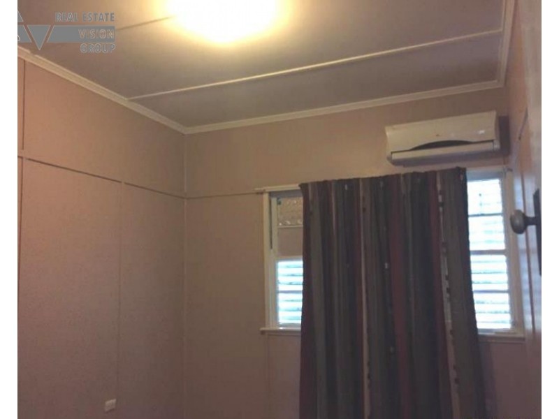 19 West St, Bluff QLD 4702