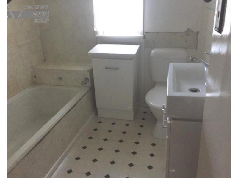 19 West St, Bluff QLD 4702