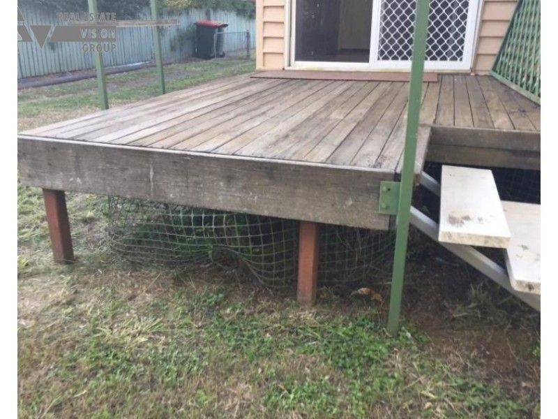 19 West St, Bluff QLD 4702