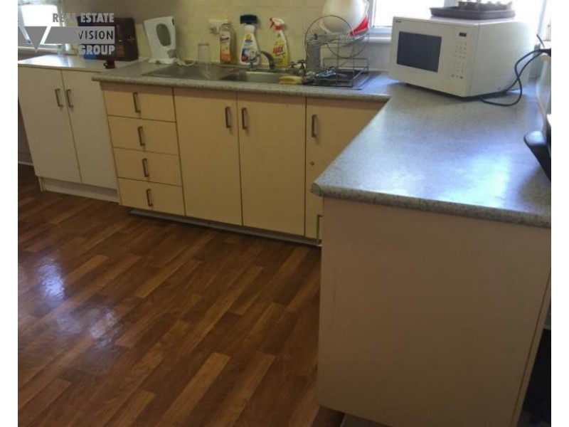 19 West St, Bluff QLD 4702