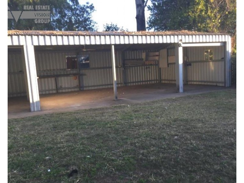 19 West St, Bluff QLD 4702