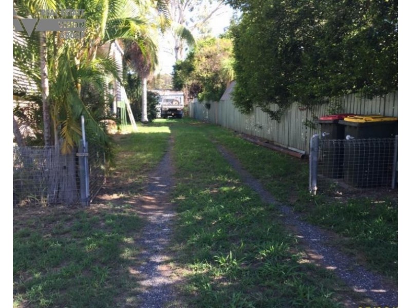 19 West St, Bluff QLD 4702