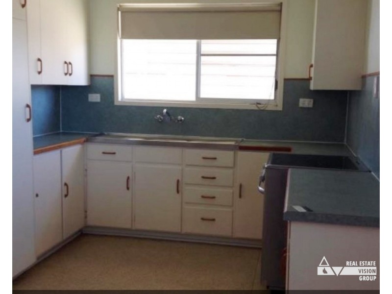 72 Arthur St, Blackwater QLD 4717