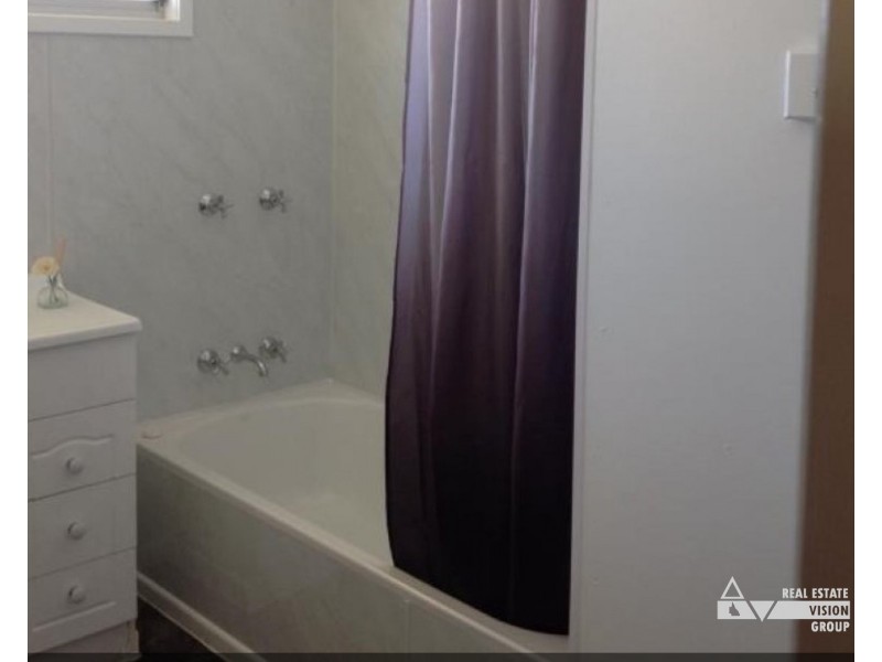 72 Arthur St, Blackwater QLD 4717