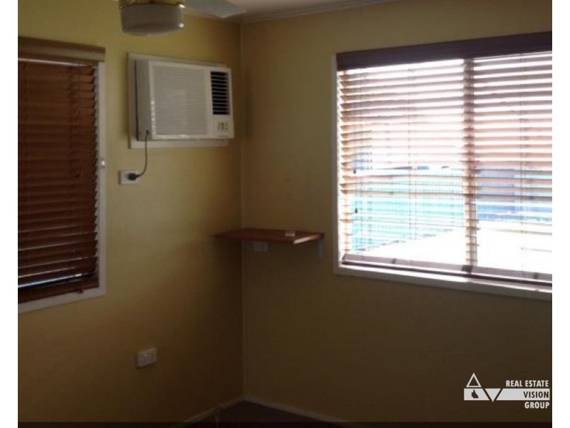 72 Arthur St, Blackwater QLD 4717