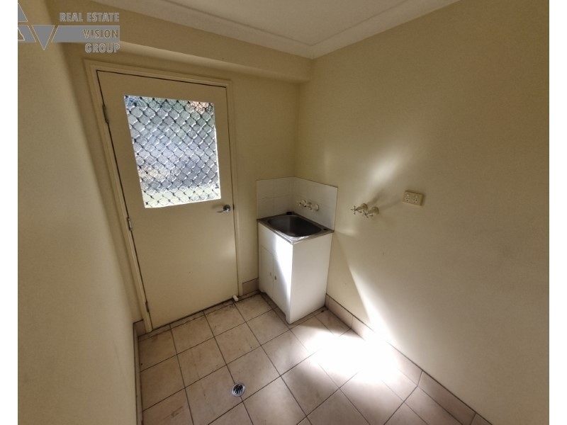 48 Hibiscus Cres, Blackwater QLD 4717