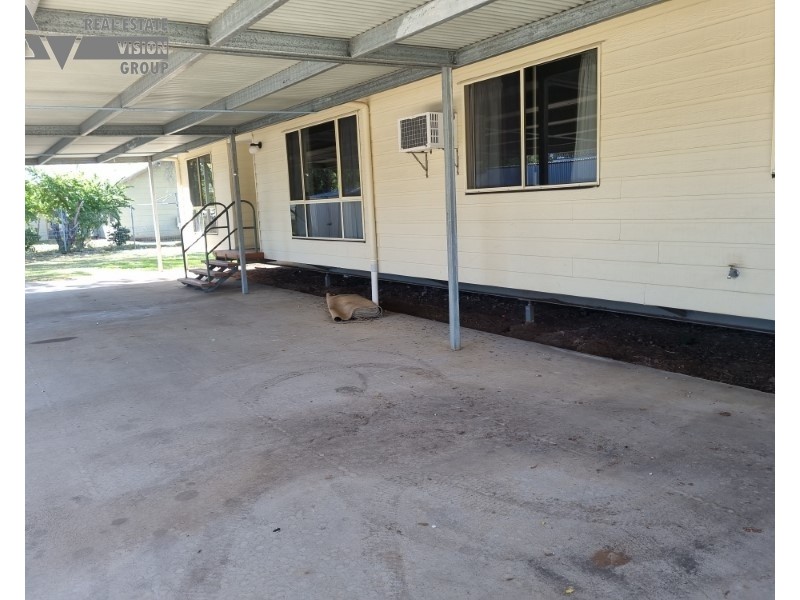 48 Hibiscus Cres, Blackwater QLD 4717