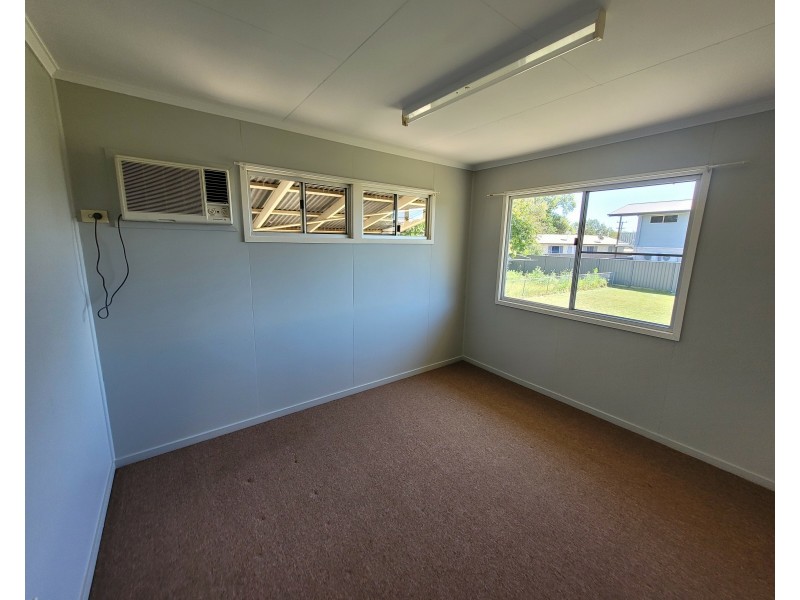 39 Fay St, Blackwater QLD 4717