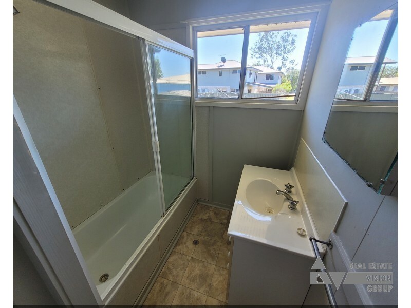 39 Fay St, Blackwater QLD 4717