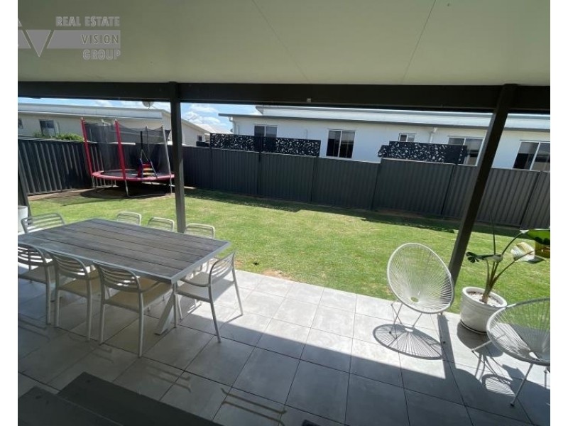 14 Hunter Street, Blackwater QLD 4717