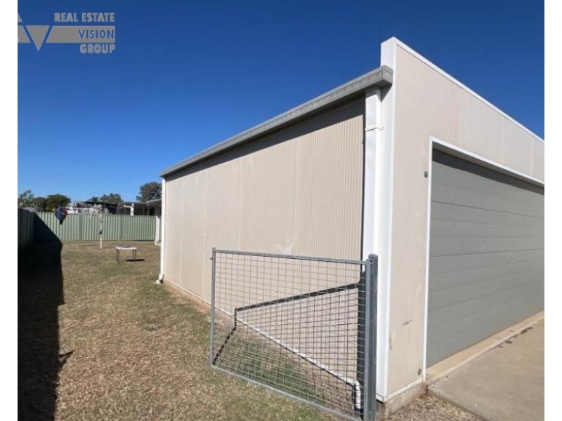 12 Summer Red Ct, Blackwater QLD 4717