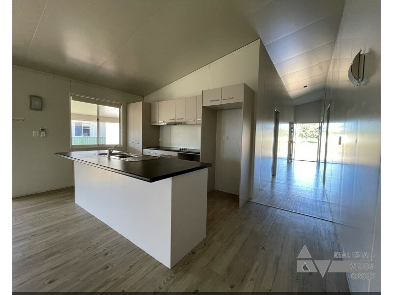 12 Hunter St, Blackwater QLD 4717