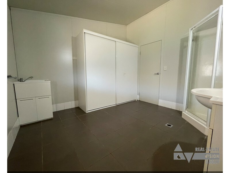 12 Hunter St, Blackwater QLD 4717