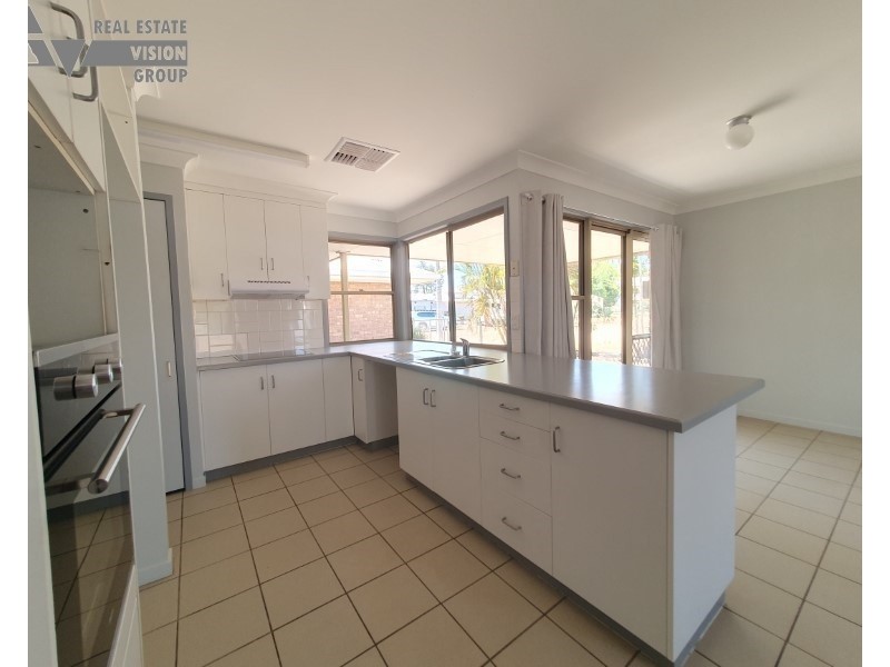 20 Jacqueline Dr, Emerald QLD 4720