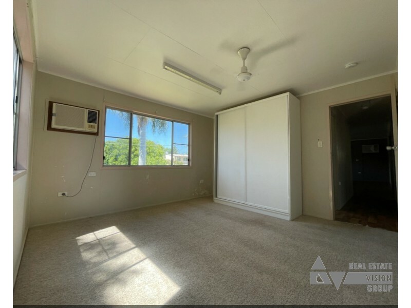 32 Bremner St, Blackwater QLD 4717
