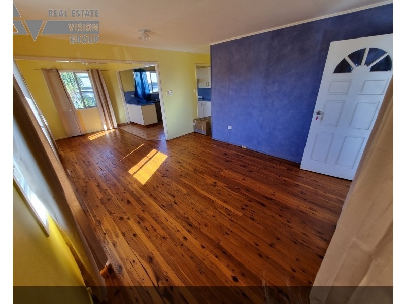 9 Elm St, Blackwater QLD 4717