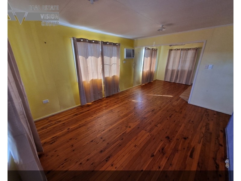 9 Elm St, Blackwater QLD 4717