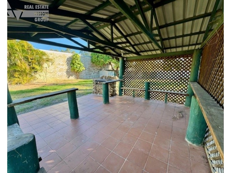 9 Hospital Rd, Emerald QLD 4720