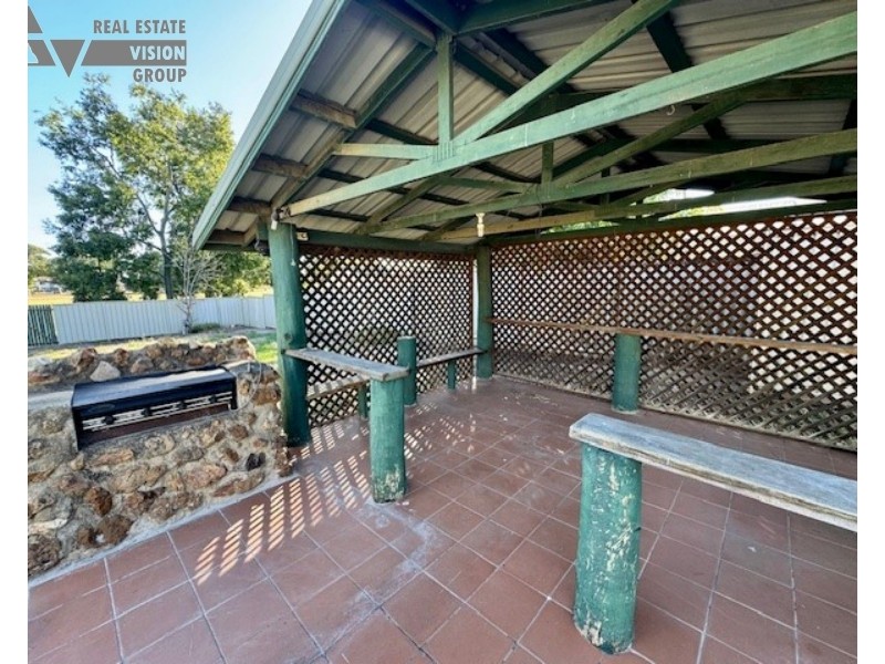 9 Hospital Rd, Emerald QLD 4720