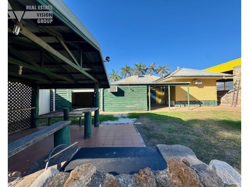 9 Hospital Rd, Emerald QLD 4720
