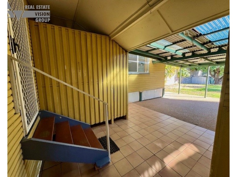 9 Hospital Rd, Emerald QLD 4720