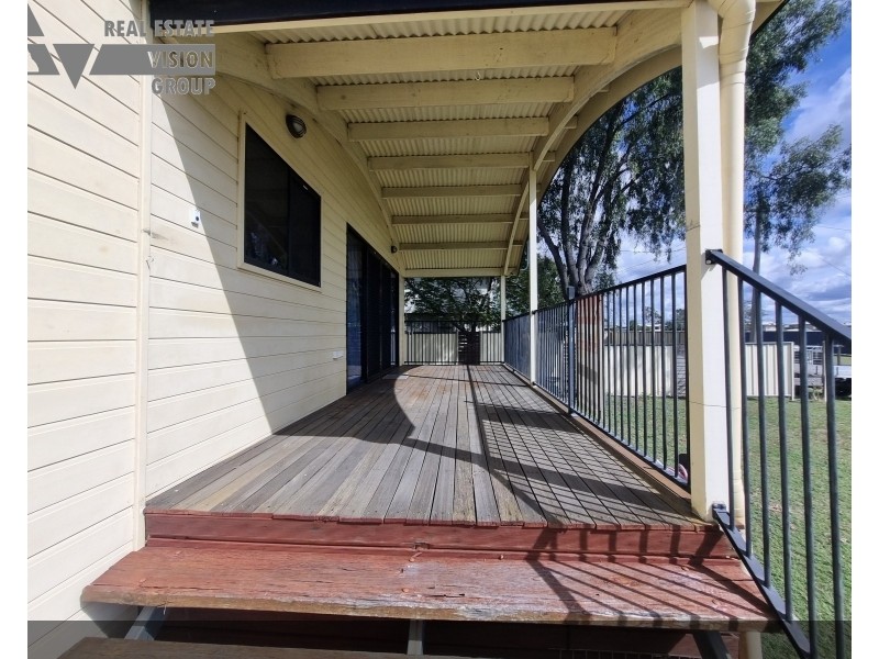 3 Oliffe St, Blackwater QLD 4717