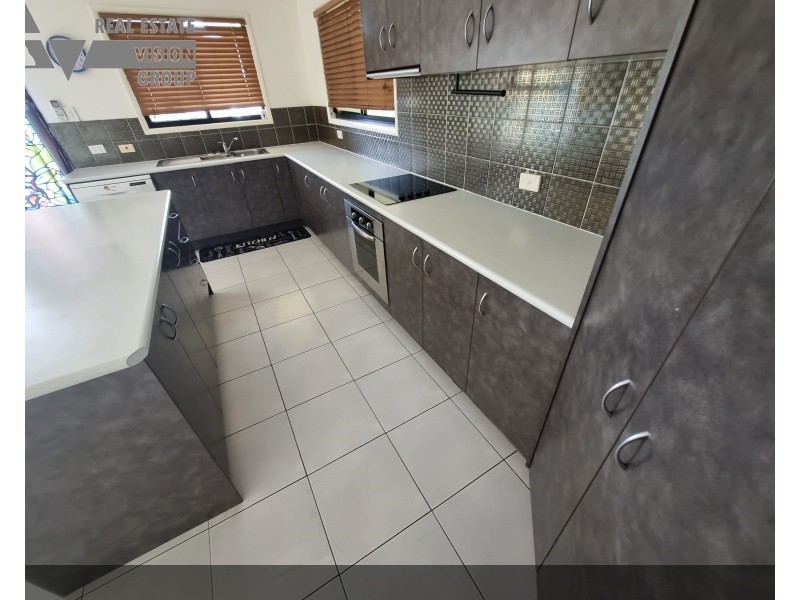 3 Oliffe St, Blackwater QLD 4717