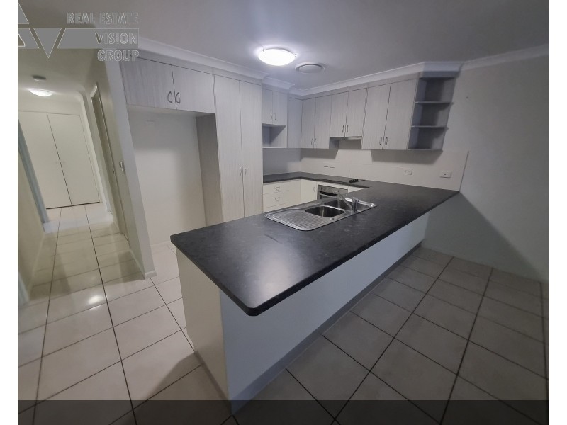 Unit 2/10 Main St, Bluff QLD 4702