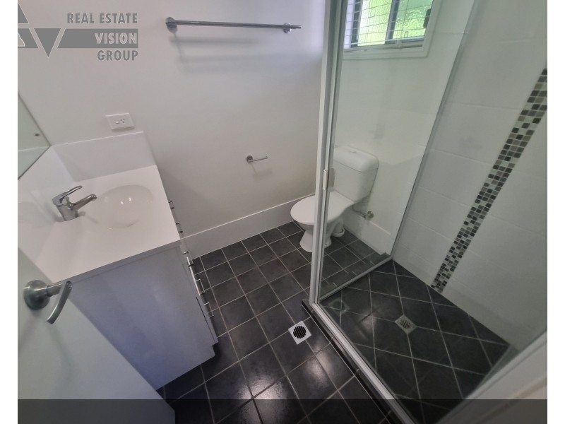 Unit 2/10 Main St, Bluff QLD 4702