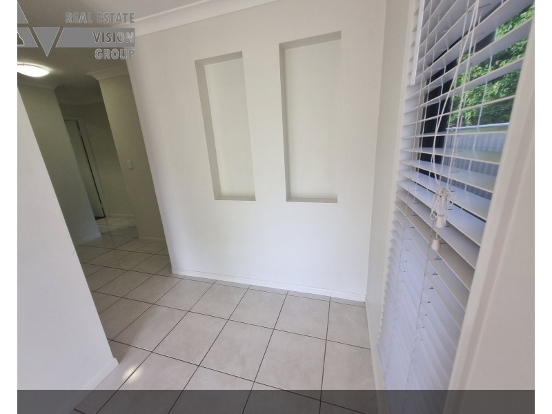 Unit 2/10 Main St, Bluff QLD 4702