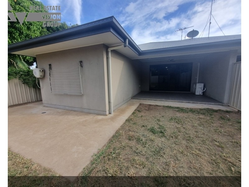 Unit 2/10 Main St, Bluff QLD 4702