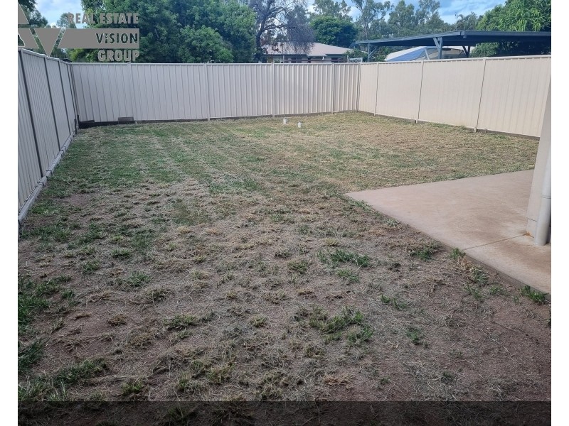 Unit 2/10 Main St, Bluff QLD 4702