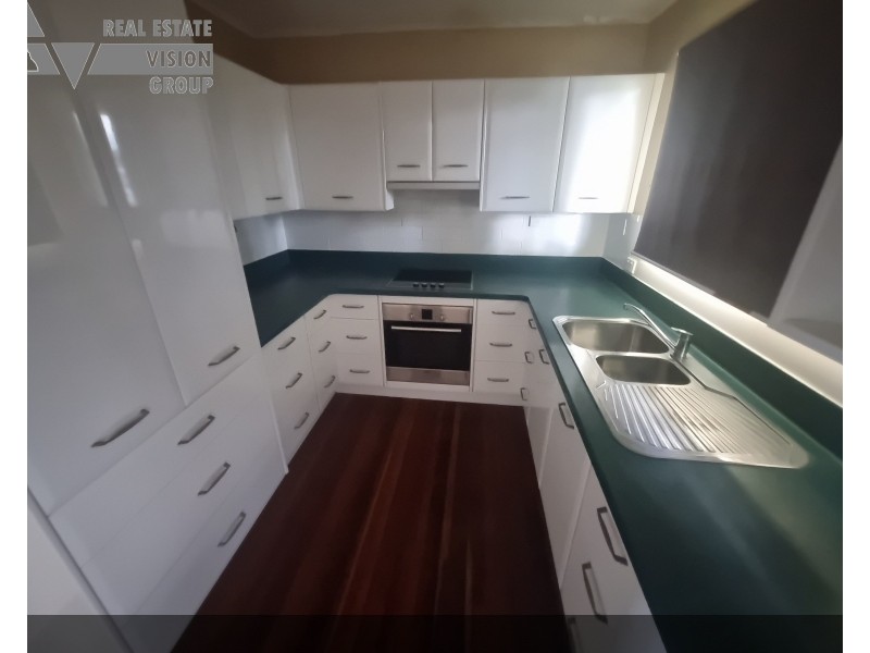 10 Bremner St, Blackwater QLD 4717