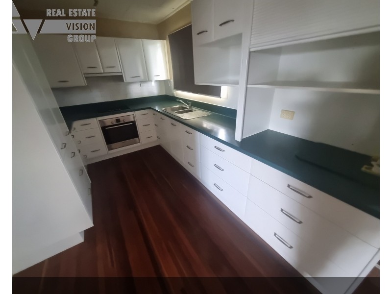 10 Bremner St, Blackwater QLD 4717