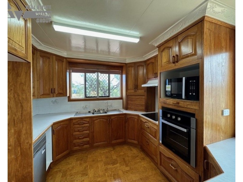 126 Caringal Rd, Emerald QLD 4720