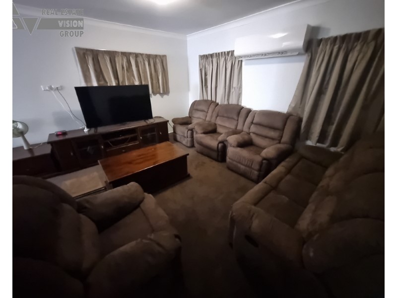 2 Church St, Bluff QLD 4702