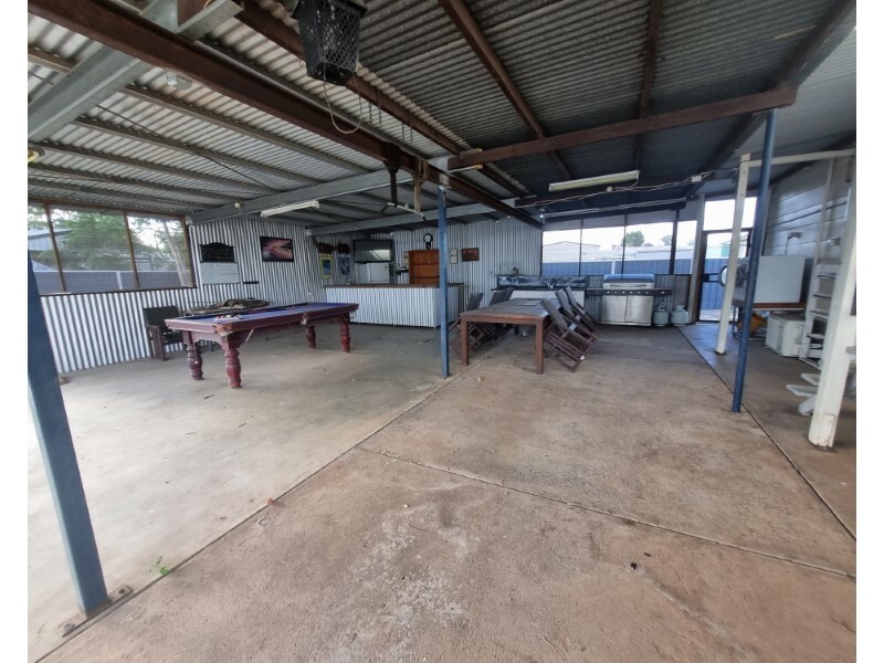2 Church St, Bluff QLD 4702
