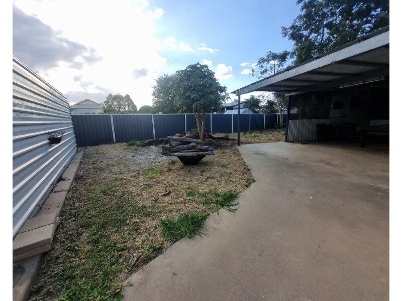 2 Church St, Bluff QLD 4702