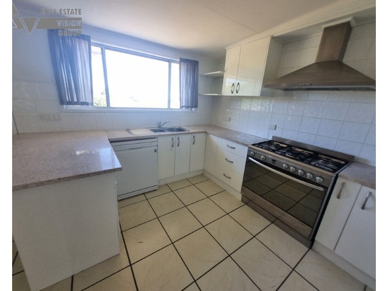 45 Stower St, Blackwater QLD 4717