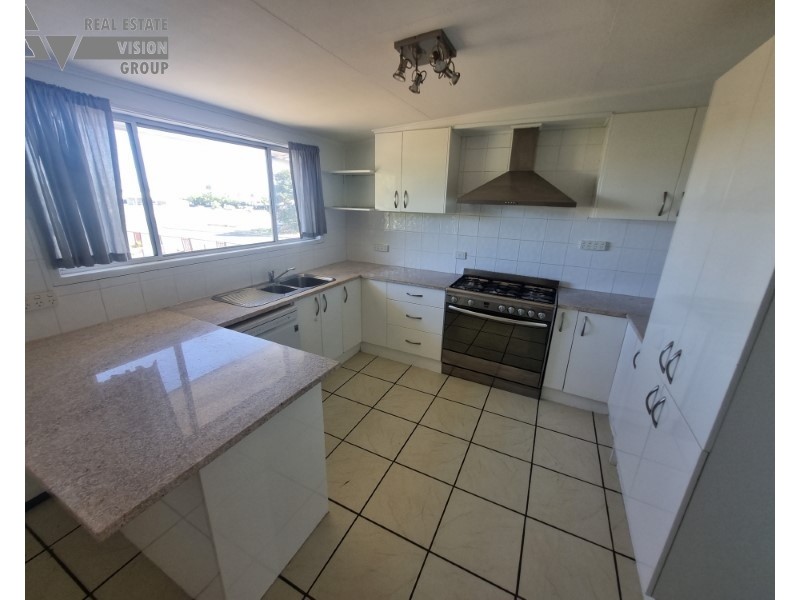 45 Stower St, Blackwater QLD 4717