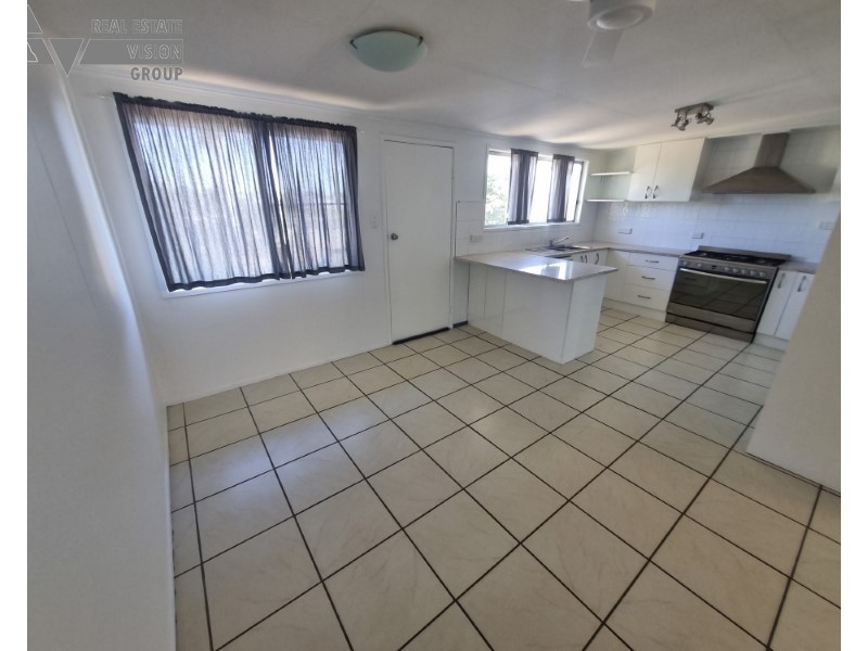 45 Stower St, Blackwater QLD 4717