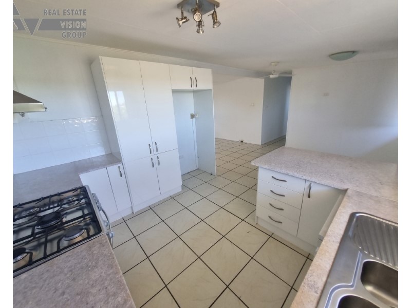 45 Stower St, Blackwater QLD 4717