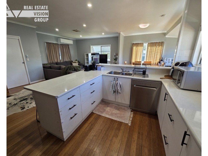 3 Thomas Pl, Emerald QLD 4720